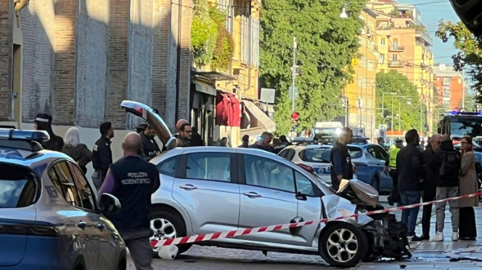 Autofahrer rast in Fu&szlig;g&auml;nger: Acht Verletzte in Modena in Norditalien