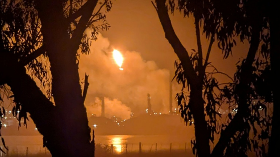 Gro&szlig;brand in australischer &Ouml;lraffinerie sch&uuml;rt Sorge um Versorgungssicherheit