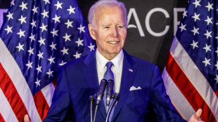 Biden critica 'destruição' causada por Trump em primeiro discurso como ex-presidente