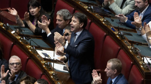 Conte, non votiamo il sostegno militare all'Ucraina