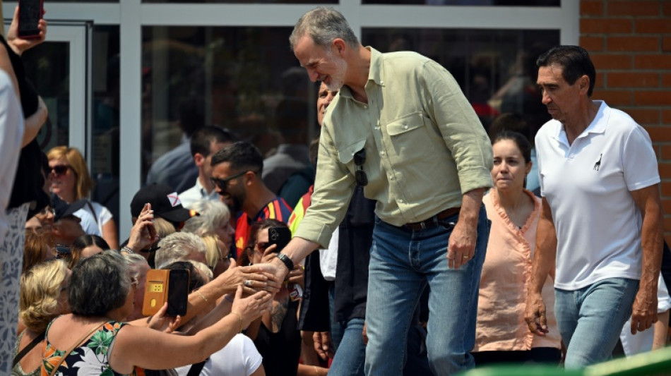 Spaniens K&ouml;nig Felipe VI. besucht durch Waldbr&auml;nde Vertriebene