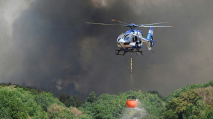 Merz telefoniert mit Landrat von Waldbrandgebiet in NRW