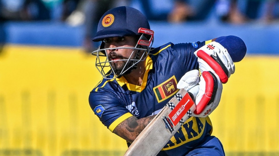 Mendis' unbeaten 93 anchors Sri Lanka to 271-6 against England