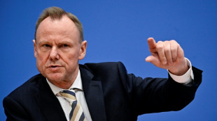 Vorsitzender der Innenminister-Konferenz: H&uuml;rden f&uuml;r Abschiebung Straff&auml;lliger senken