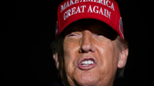 Trump dice que es "difícil" negociar con China, tras duplicar los aranceles al acero y al aluminio