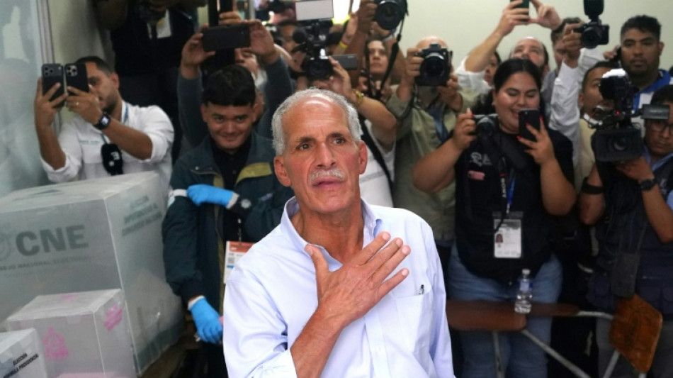 Pr&eacute;sidentielle au Honduras : lutte serr&eacute;e pour le candidat de droite adoub&eacute; par Trump