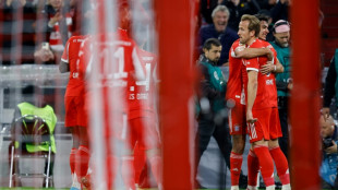 Bayern vence Dortmund em clássico e se mantém 100% no Alemão