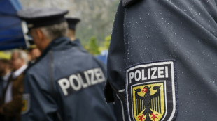 Polizist in Berlin durch Stich in den Hals lebensgefährlich verletzt