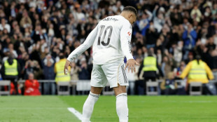 Mbapp&eacute; garante vit&oacute;ria do Real Madrid sobre Sevilla (2-0) e iguala recorde de CR7