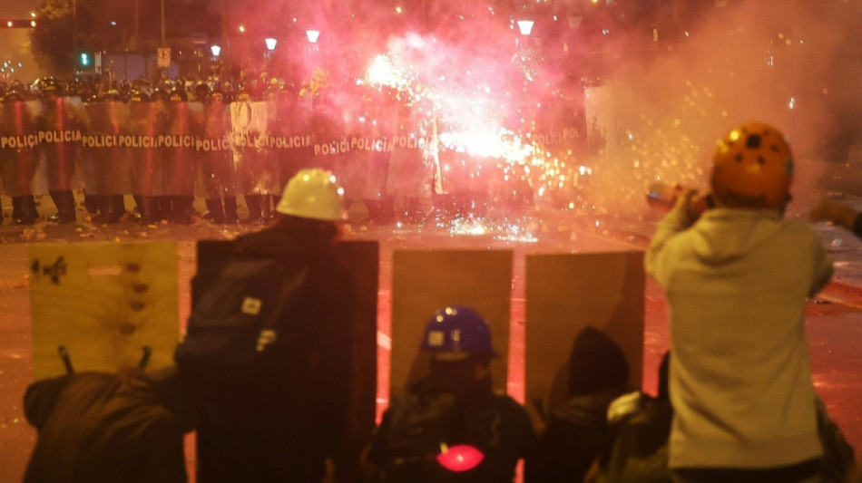 Übergangsregierung in Peru kündigt Ausrufung von Ausnahmezustand an