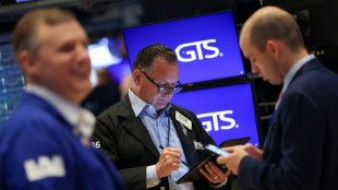 Wall Street recule, recherche plus de clarté sur le plan commercial