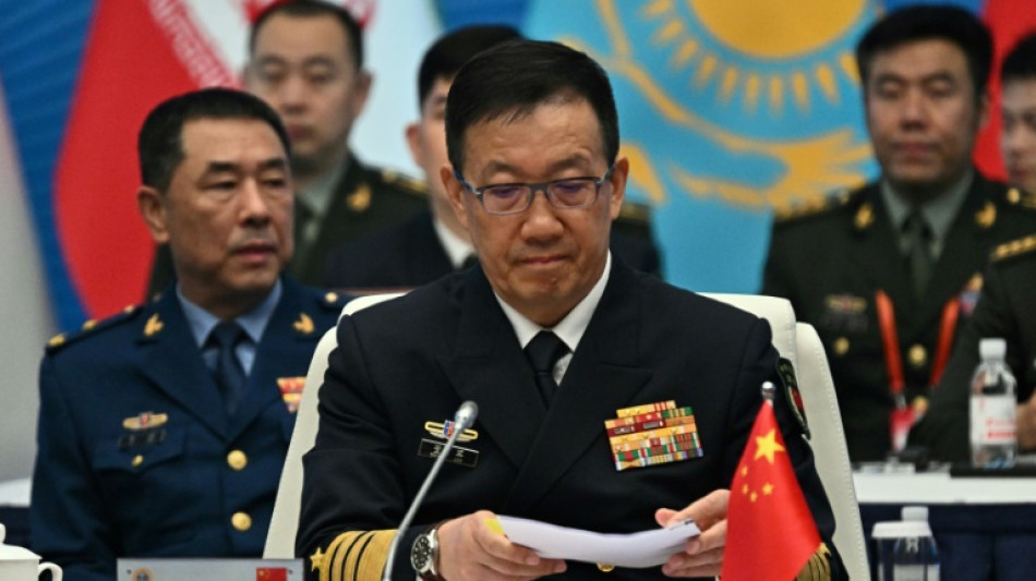 China acoge a los ministros de Defensa de Irán y Rusia en un momento de "cambios cruciales"