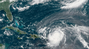 L'ouragan Erin progresse dans les Caraïbes, menace la côte est américaine