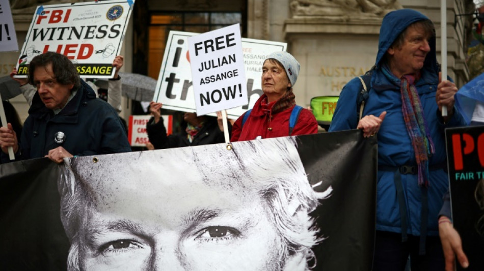 Esposa de Assange considera as declara&ccedil;&otilde;es de Biden um 'bom sinal'