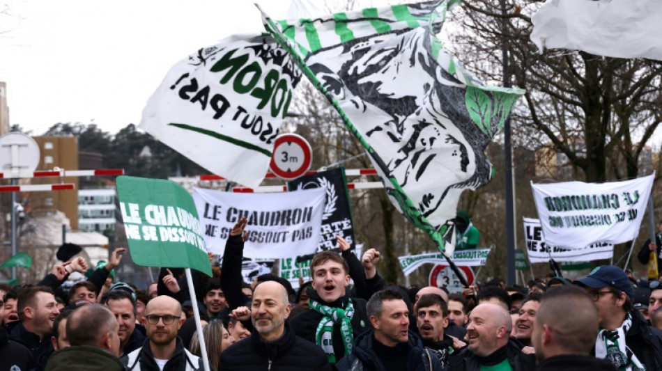Marée verte à Saint-Etienne en soutien aux groupes d'ultras menacés