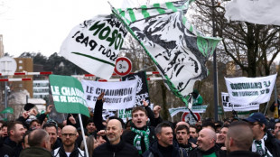 Marée verte à Saint-Etienne en soutien aux groupes d'ultras menacés