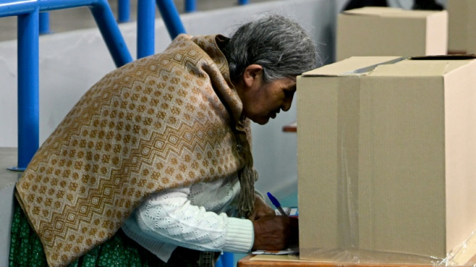 Bolivia elegirá presidente en balotaje entre dos candidatos de derecha, según proyecciones