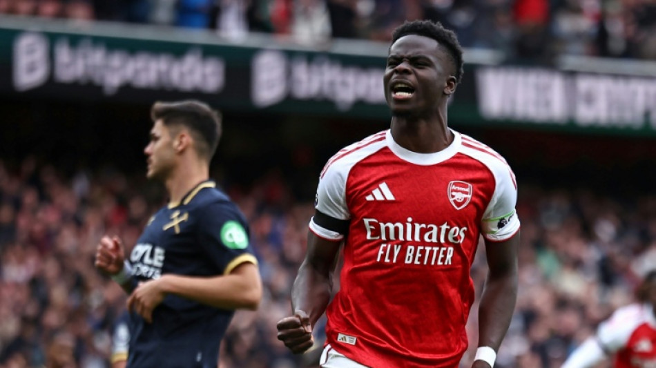 Arsenal e Tottenham vencem e colocam pressão sobre Liverpool