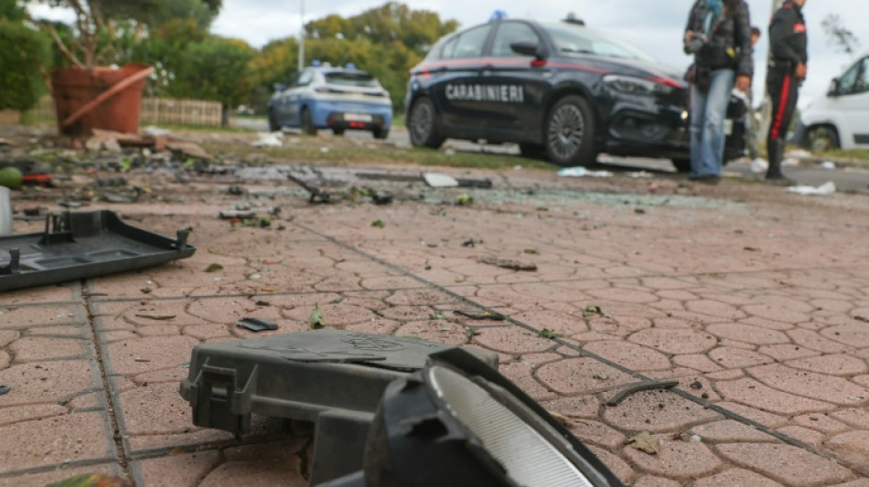 Italie: une bombe explose sous la voiture d'un journaliste renommé, sorti indemne