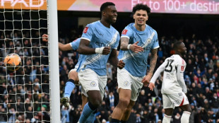 City vence time da 4&ordf; divis&atilde;o e avan&ccedil;a na Copa da Inglaterra; Liverpool elimina Brighton