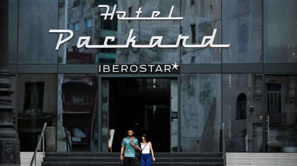 Tourism plummets in US-blockaded Cuba