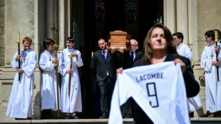 Football: dernier hommage rendu à Bernard Lacombe près de Lyon   