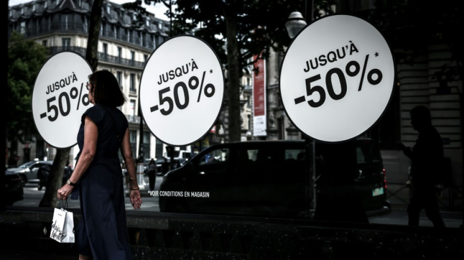 Soleil et "bonnes affaires" pour le lancement des soldes d'été