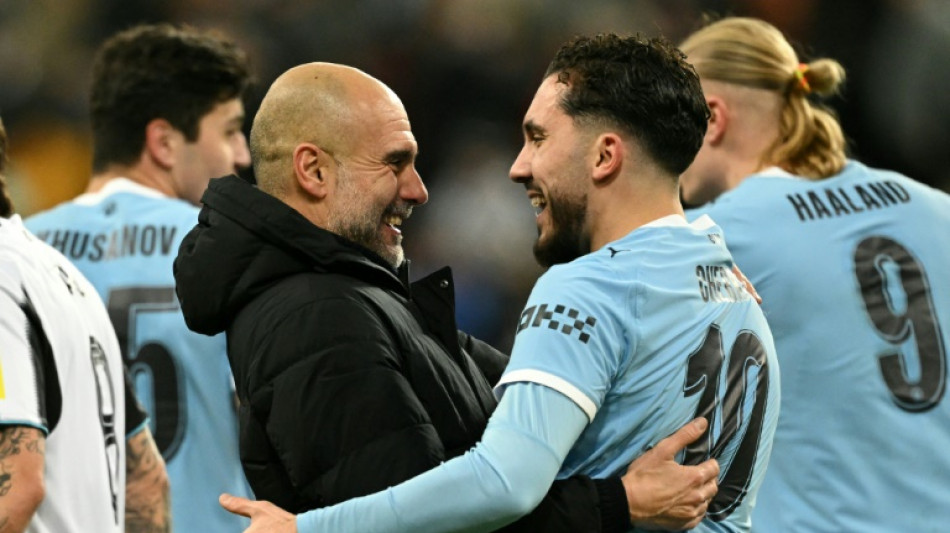 City vence Newcastle (2-0) fora de casa e fica perto da final da Copa da Liga Inglesa